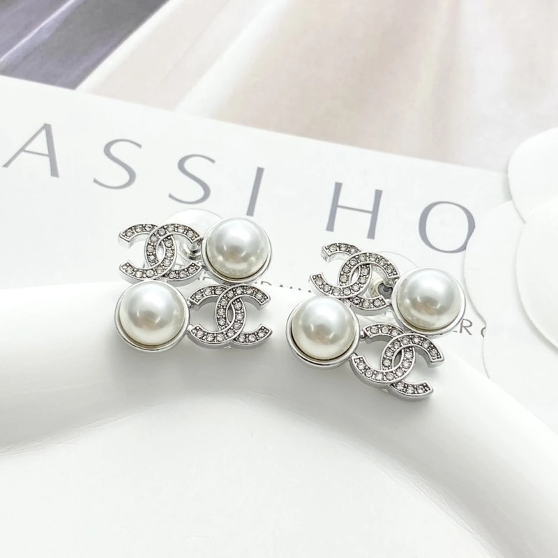 Chanel Earrings Trendsetting 220151