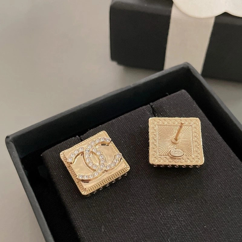 Chanel Earrings Durable 220147