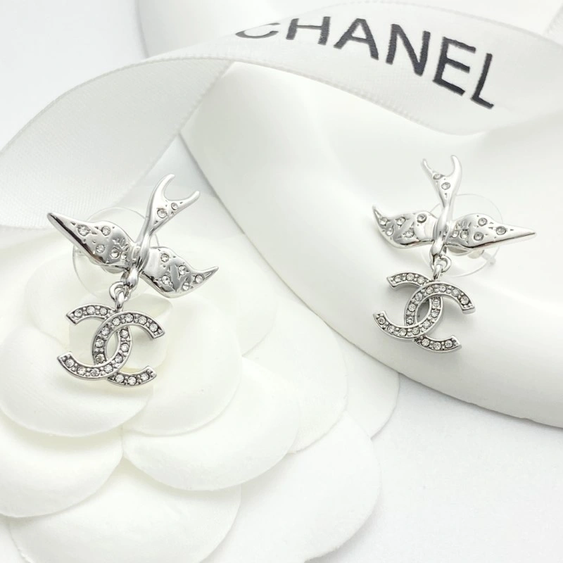 Chanel Earrings Bold 220154