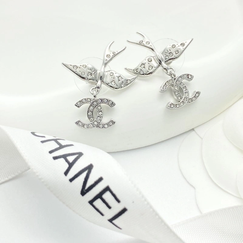 Chanel Earrings Bold 220154