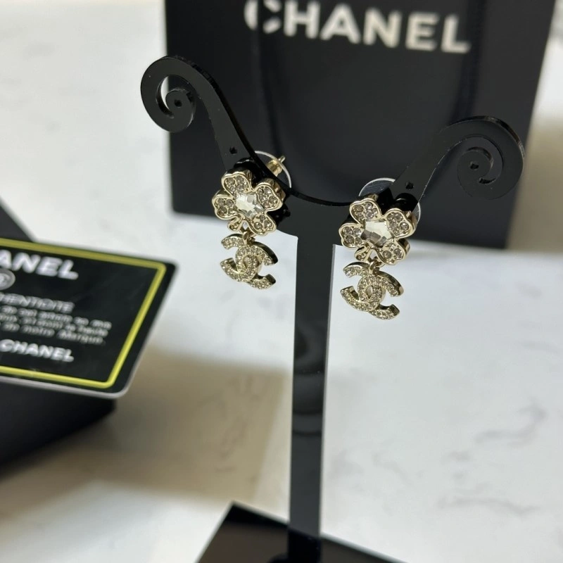 Chic Chanel Earrings 220150
