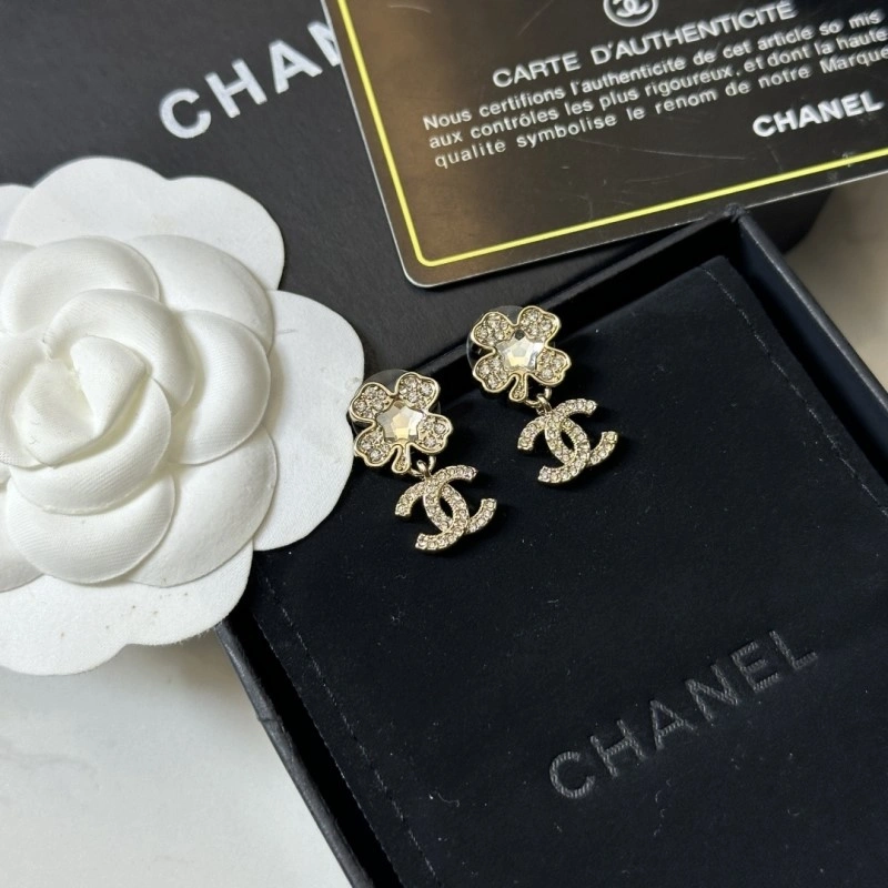 Chic Chanel Earrings 220150