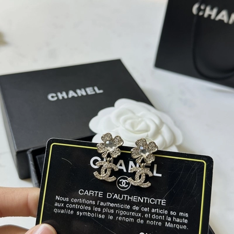 Chic Chanel Earrings 220150