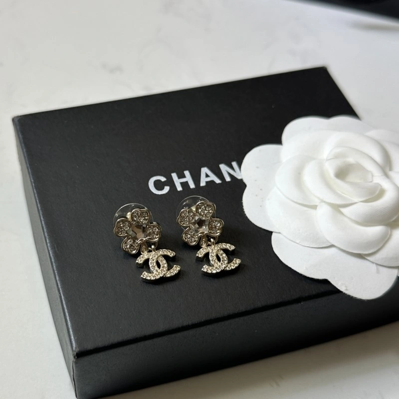Chic Chanel Earrings 220150