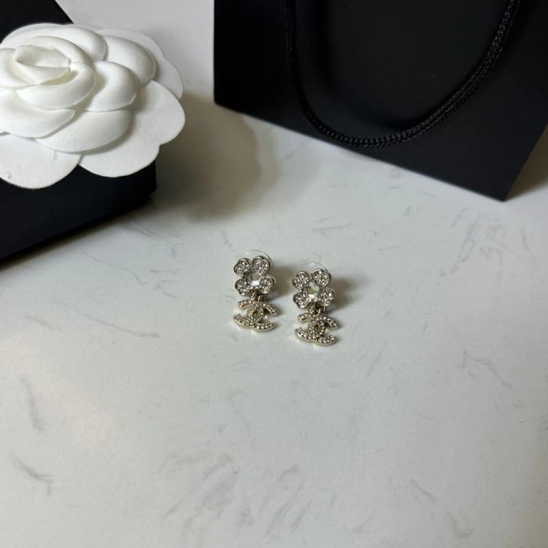 Chic Chanel Earrings 220150