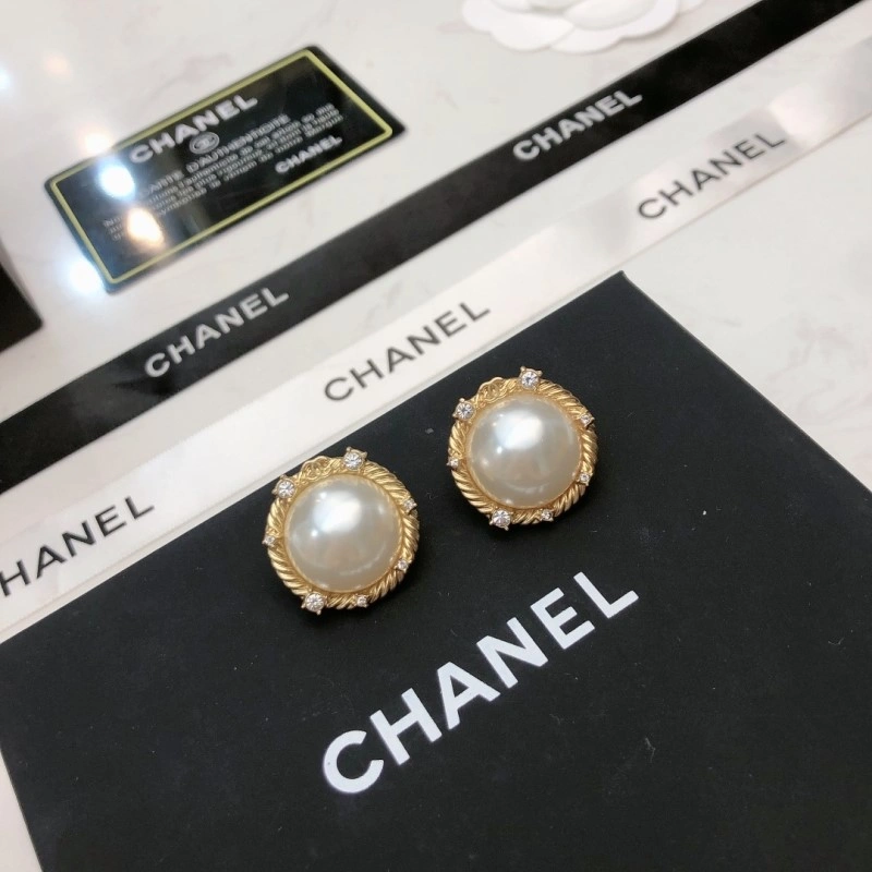 Chanel Earrings SmoothTexture 220145