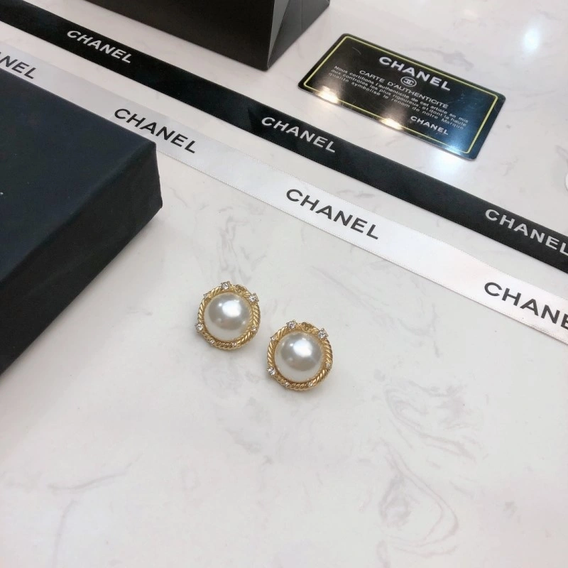Chanel Earrings SmoothTexture 220145