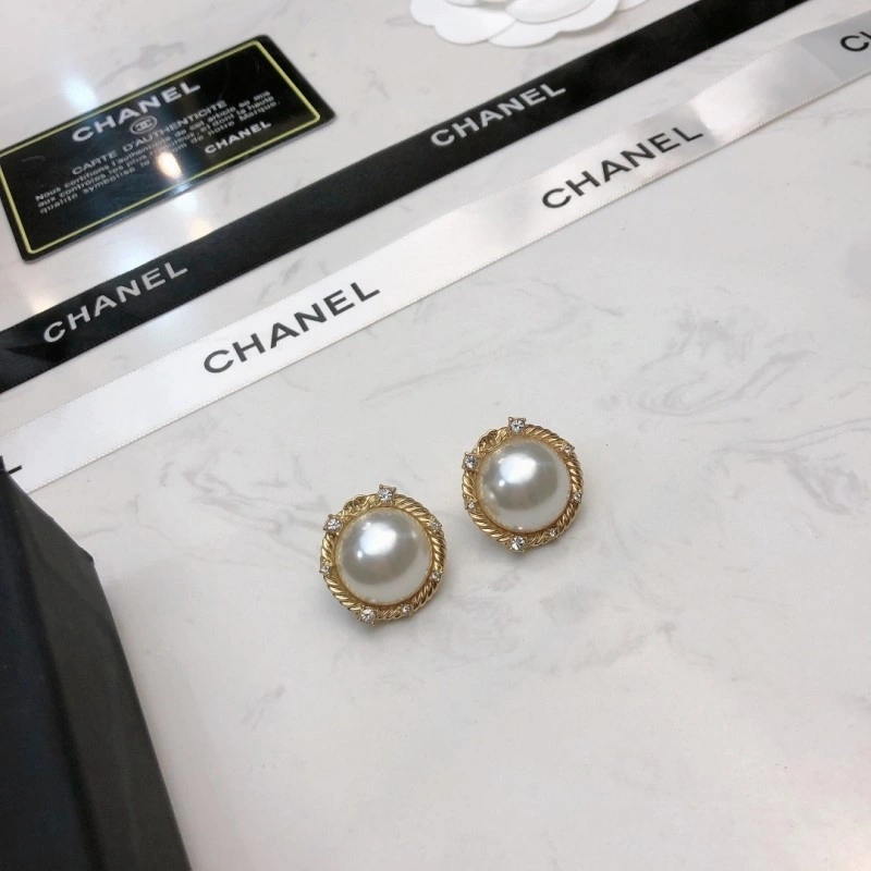 Chanel Earrings SmoothTexture 220145