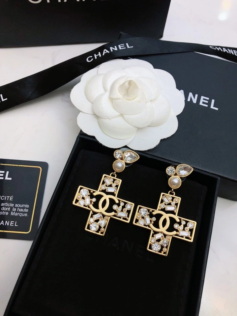Chanel Earrings Snug 220141