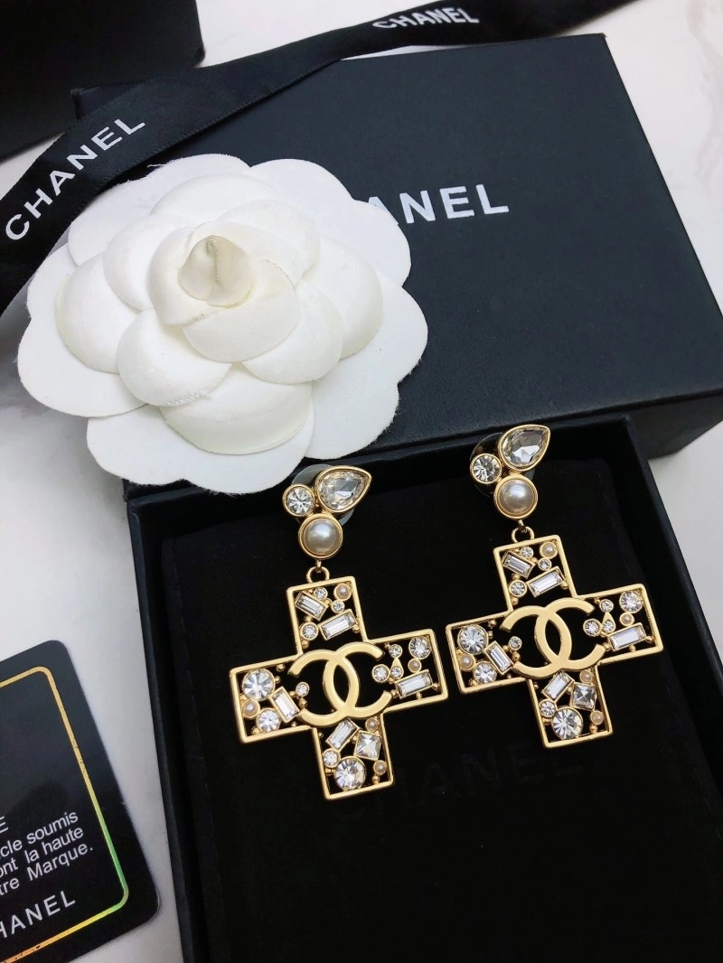 Chanel Earrings Snug 220141