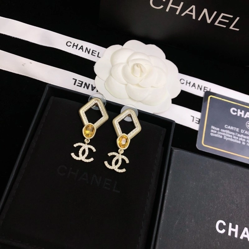 Minimalist Chanel Earrings 220135