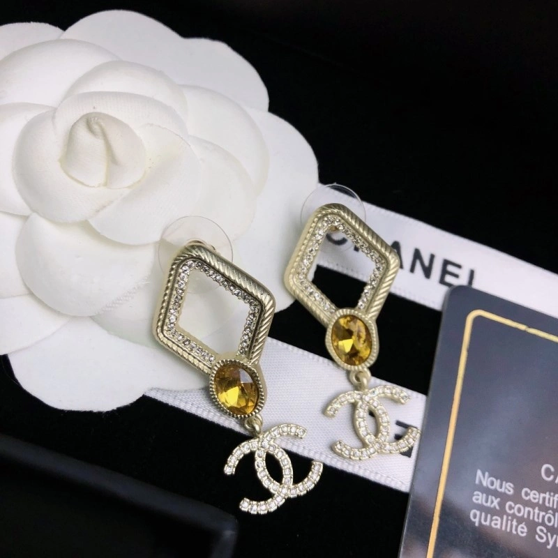Minimalist Chanel Earrings 220135