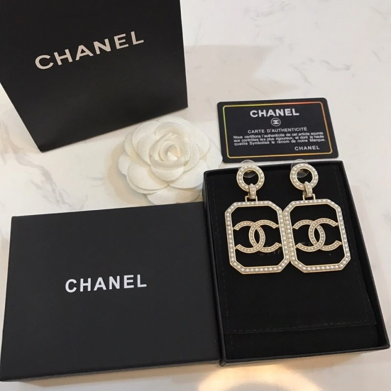 Classic Chanel Earrings 220133