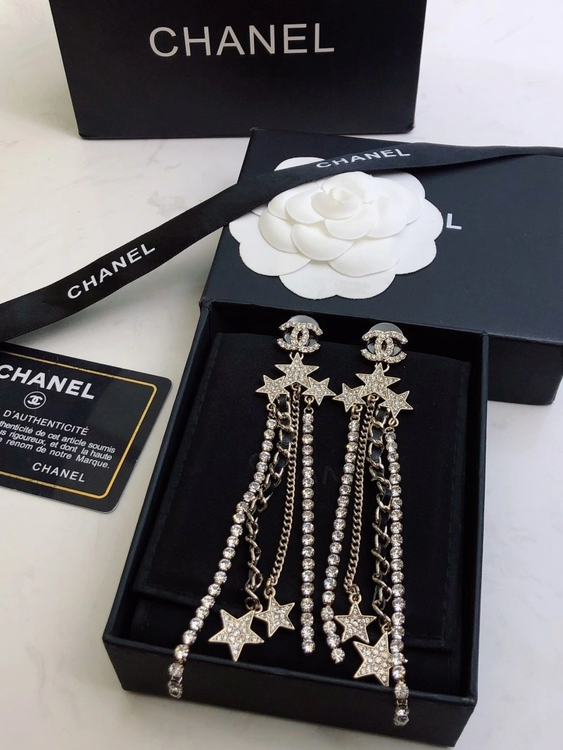Stylish Chanel Earrings 220232