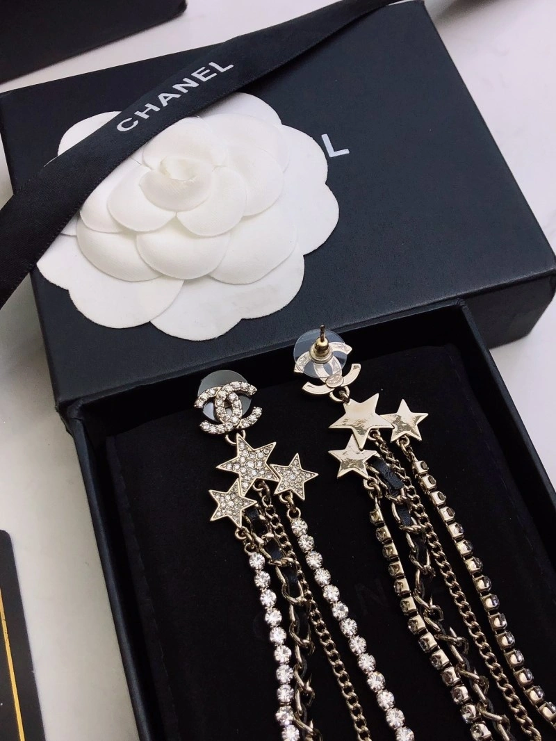 Stylish Chanel Earrings 220232