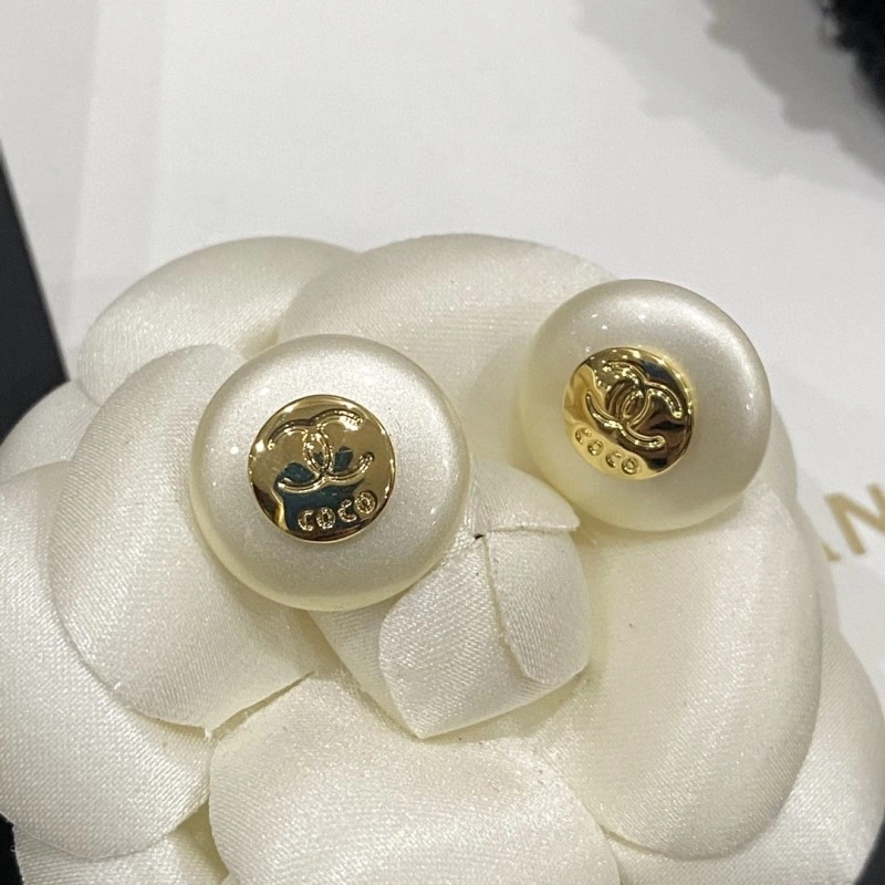 WrinkleFree Chanel Earrings 220097