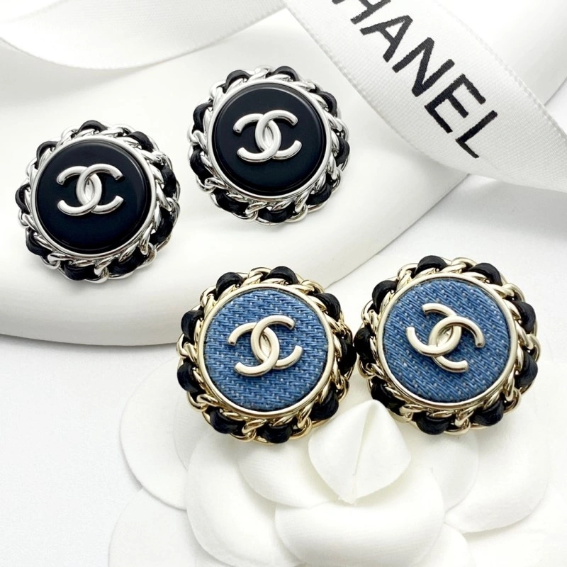 Compact Chanel Earrings 220102