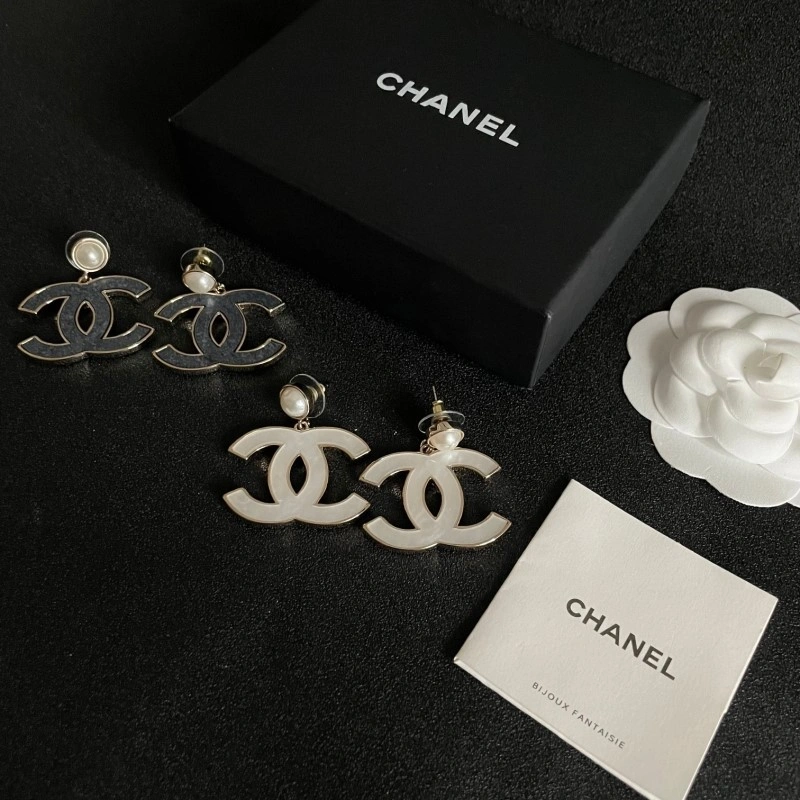 Chanel Earrings EasyMatch 220082