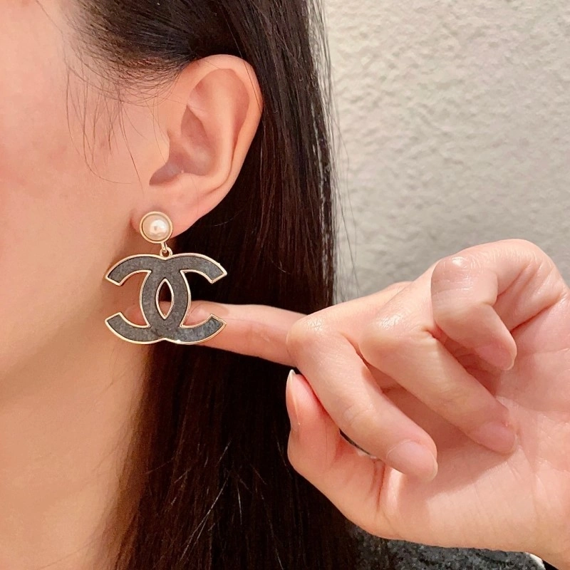 Chanel Earrings EasyMatch 220082