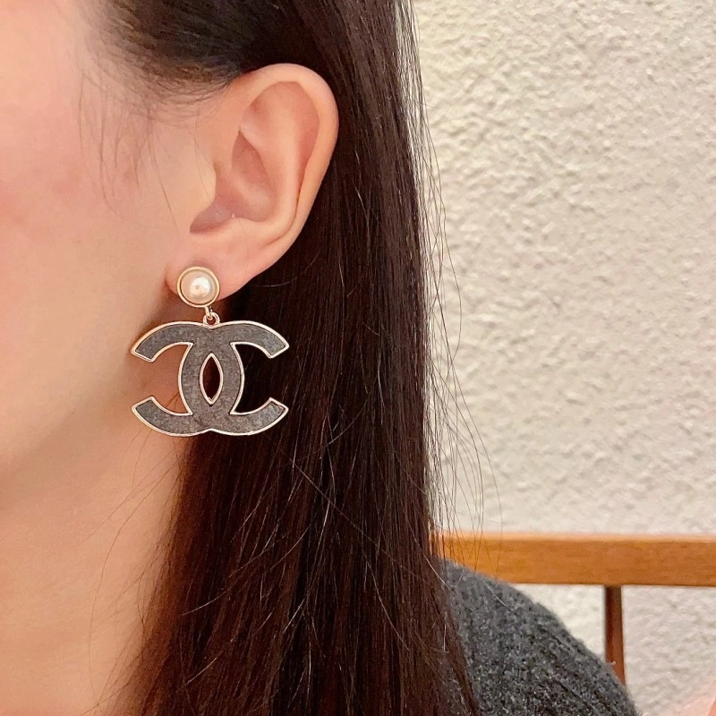 Chanel Earrings EasyMatch 220082