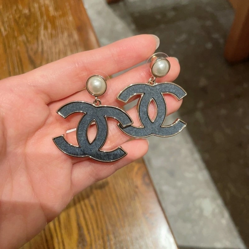 Chanel Earrings EasyMatch 220082