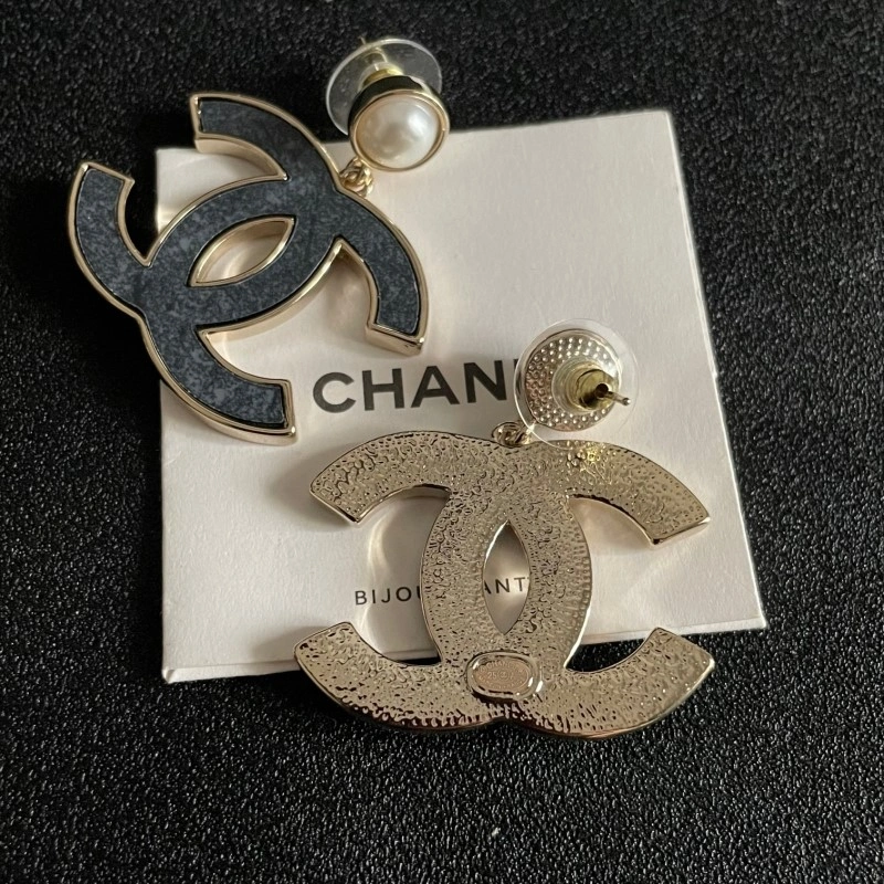 Chanel Earrings EasyMatch 220082