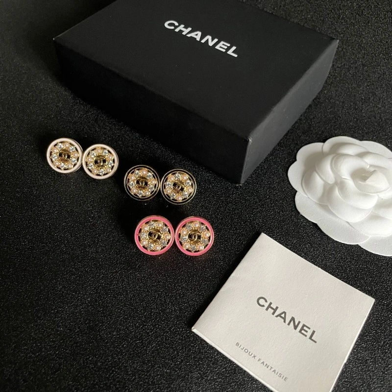 Chanel Earrings Supportive 220085