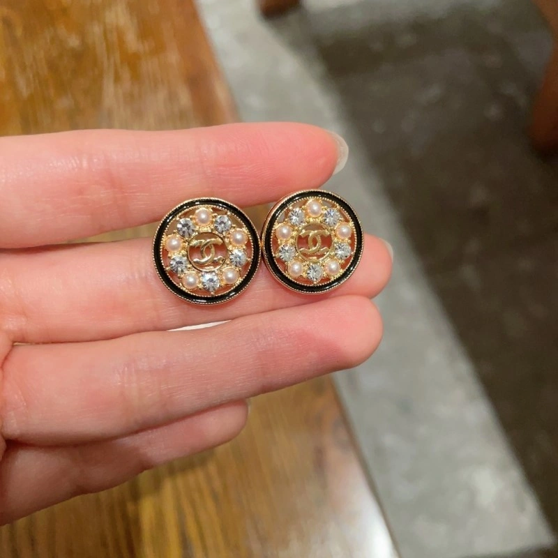 Chanel Earrings Supportive 220085