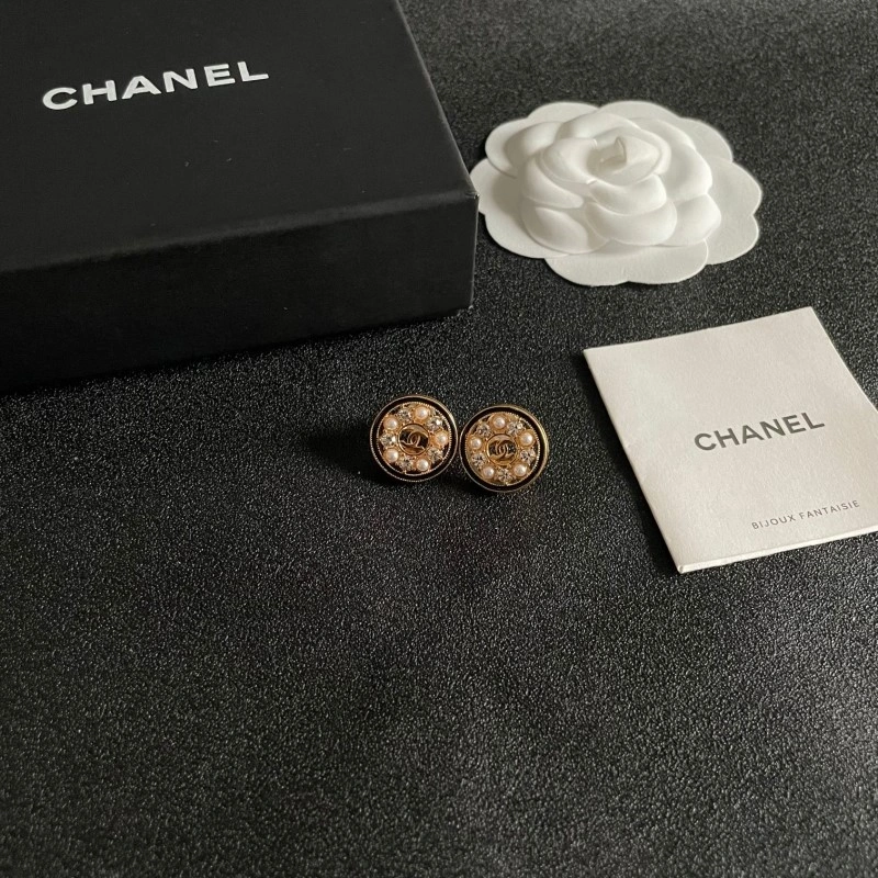 Chanel Earrings Supportive 220085