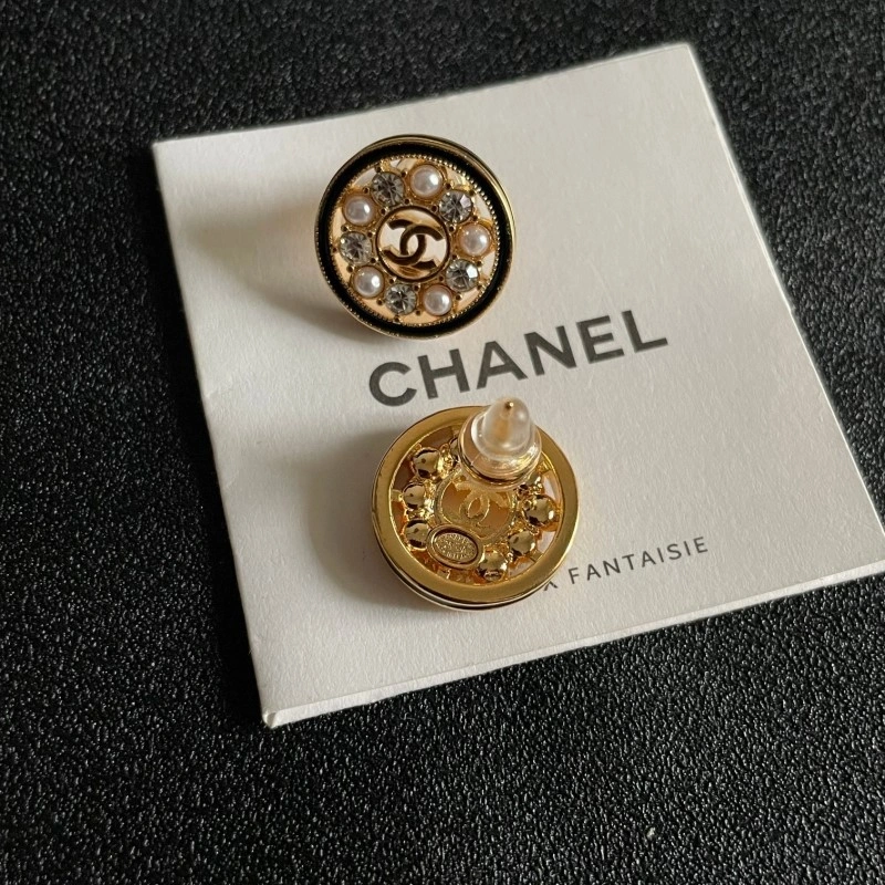 Chanel Earrings Supportive 220085