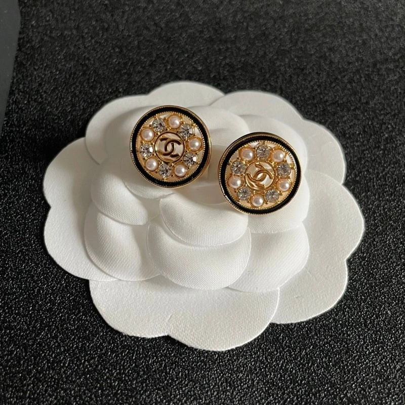 Chanel Earrings Supportive 220085