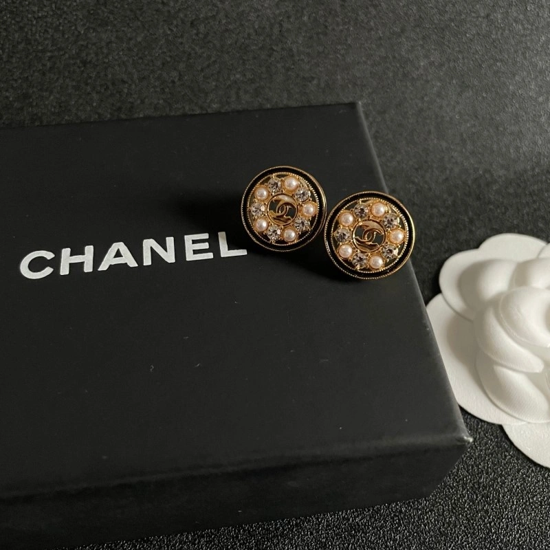 Chanel Earrings Supportive 220085