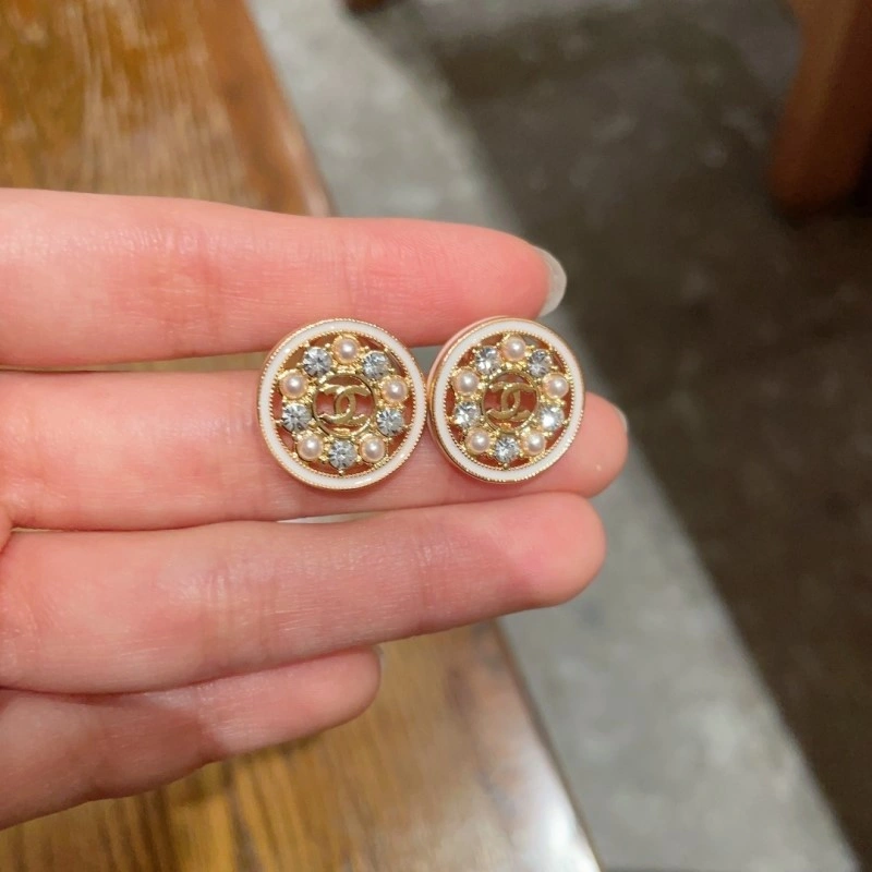 Refined Chanel Earrings 220093