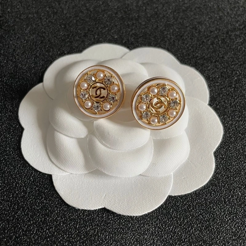 Refined Chanel Earrings 220093