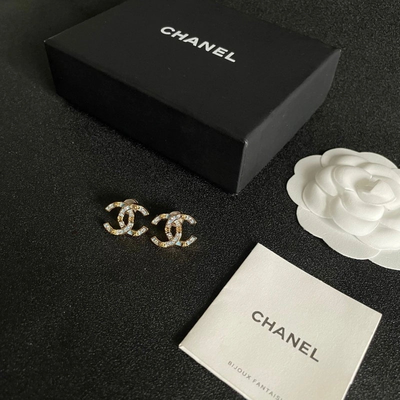 Chanel Earrings Breathable 220080