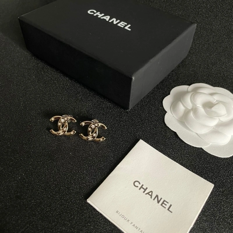 Chanel Earrings EyeCatching 220077