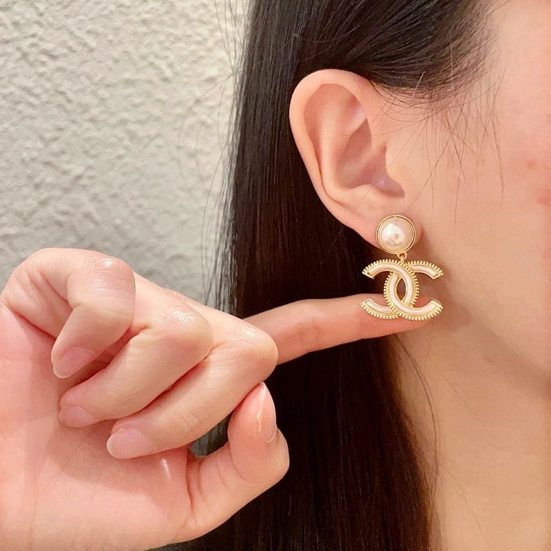 Chanel Earrings Packable 220071