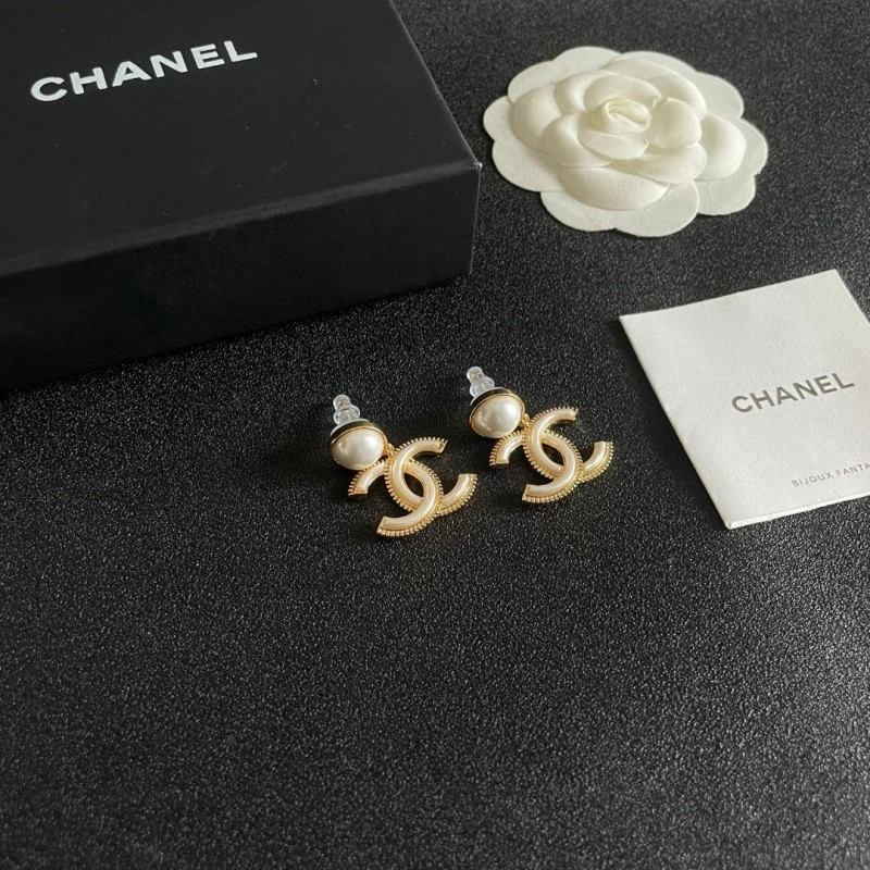 Chanel Earrings Packable 220071