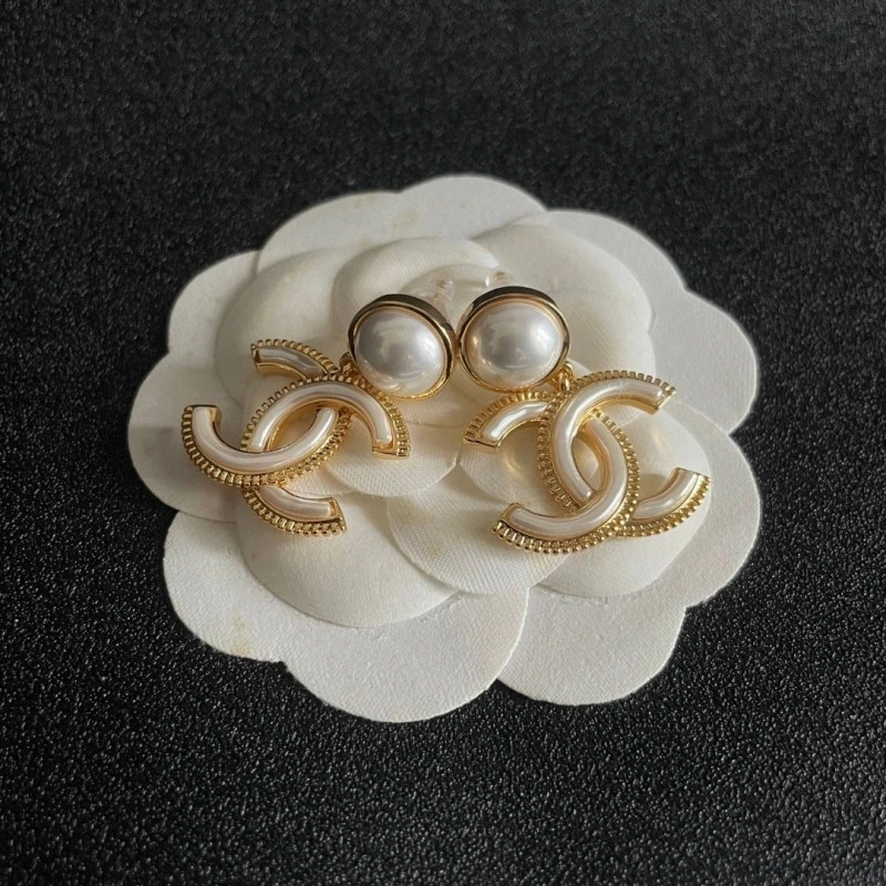 Chanel Earrings Packable 220071