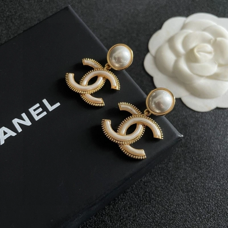 Chanel Earrings Packable 220071