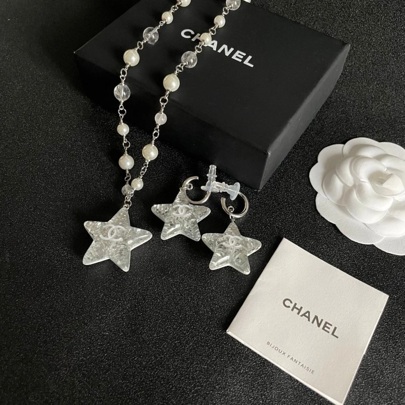 Chanel Earrings Effortless 220084