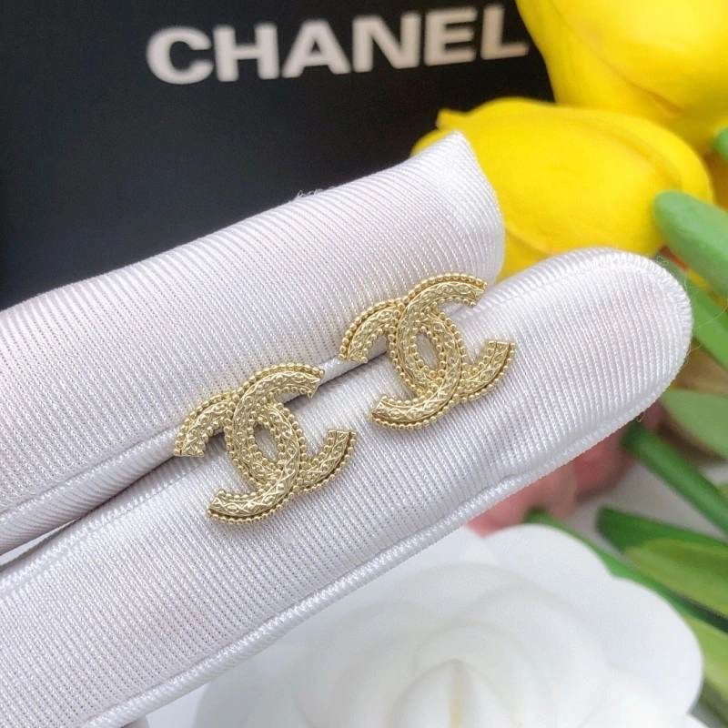 Reliable Chanel Earrings 220064