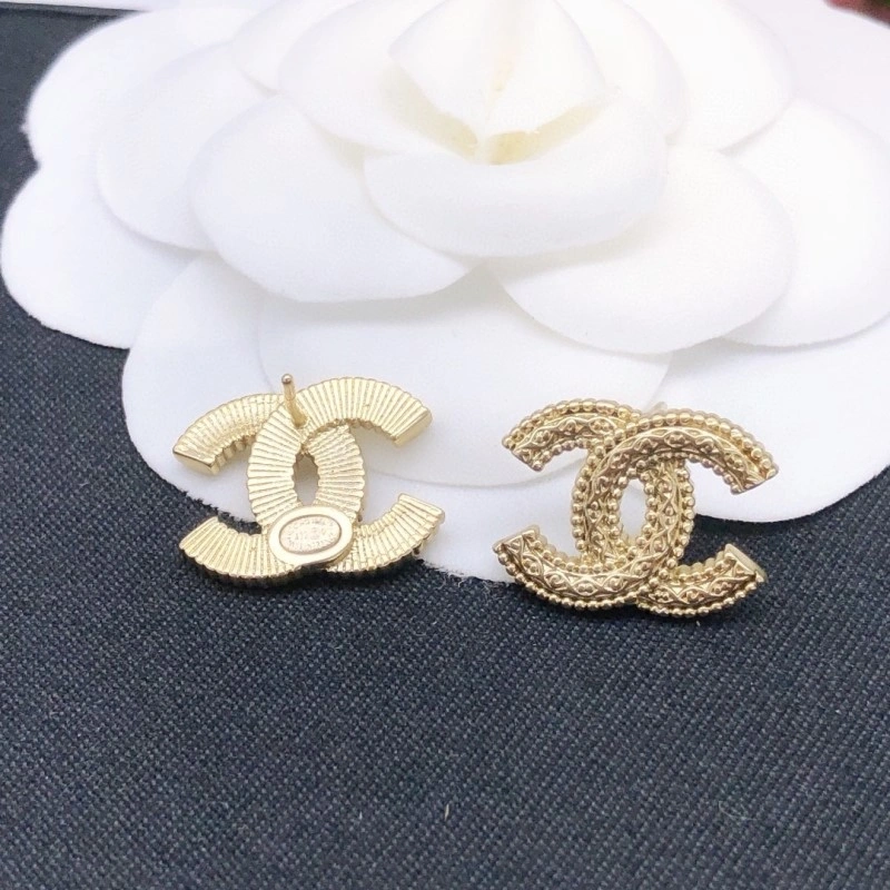 Reliable Chanel Earrings 220064