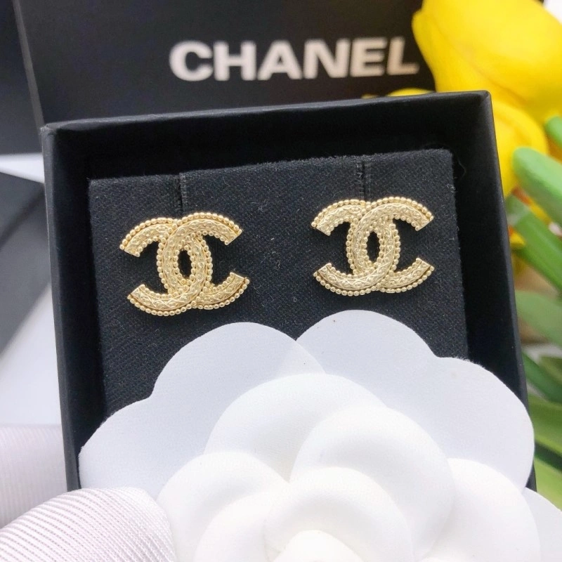 Reliable Chanel Earrings 220064