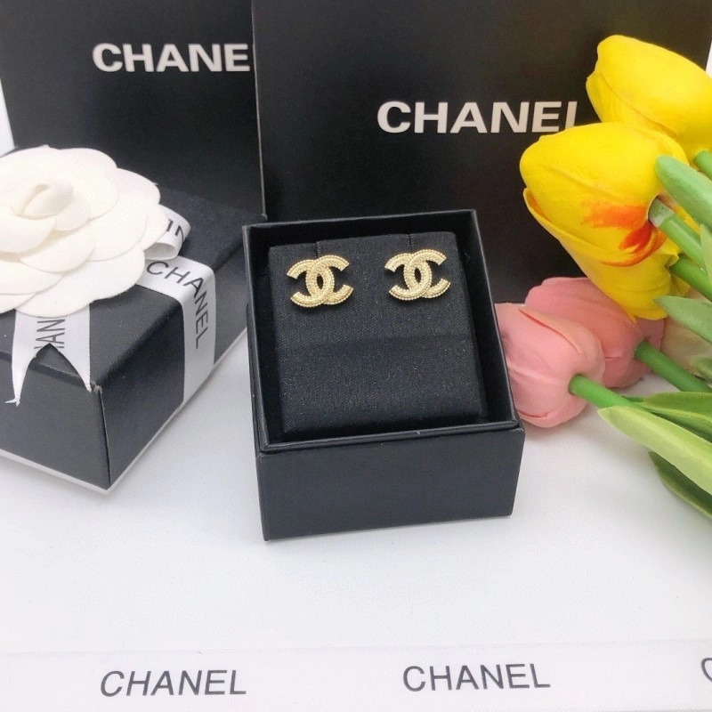 Reliable Chanel Earrings 220064