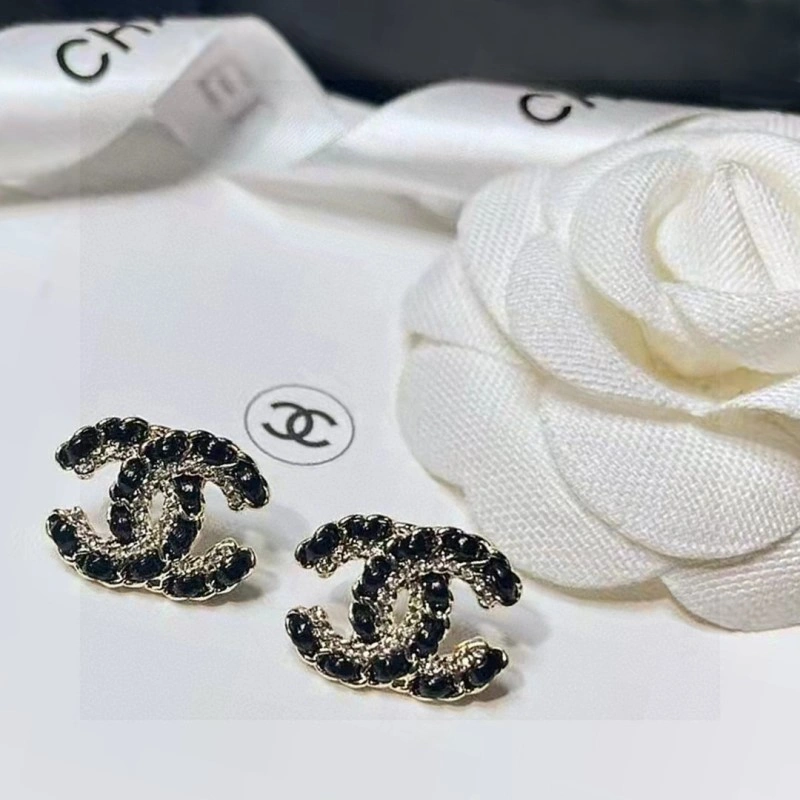 Bright Chanel Earrings 220050