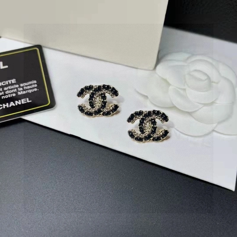 Bright Chanel Earrings 220050