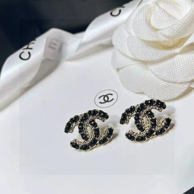 Bright Chanel Earrings 220050