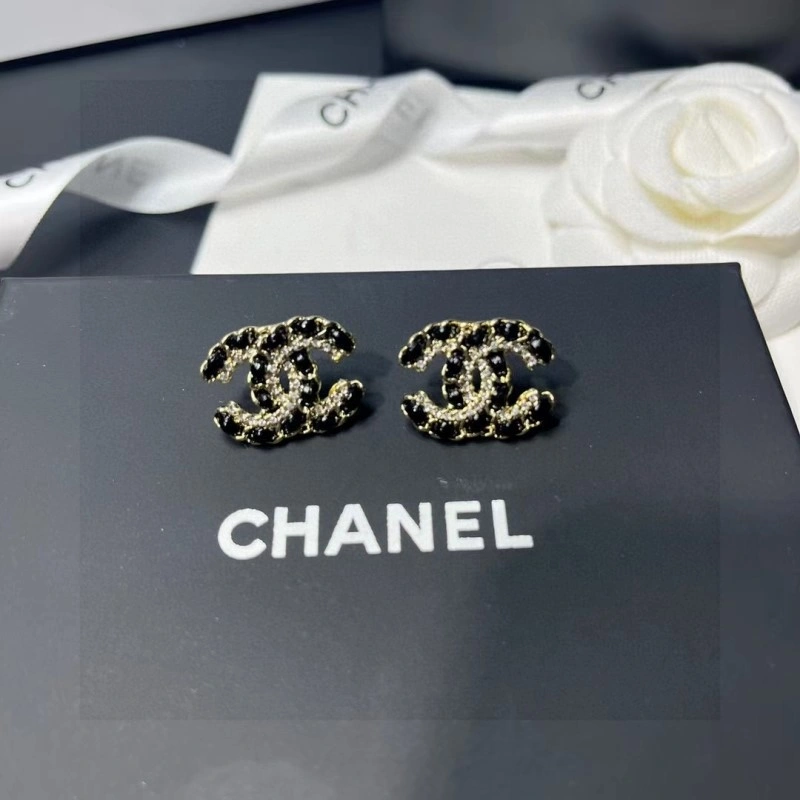 Bright Chanel Earrings 220050