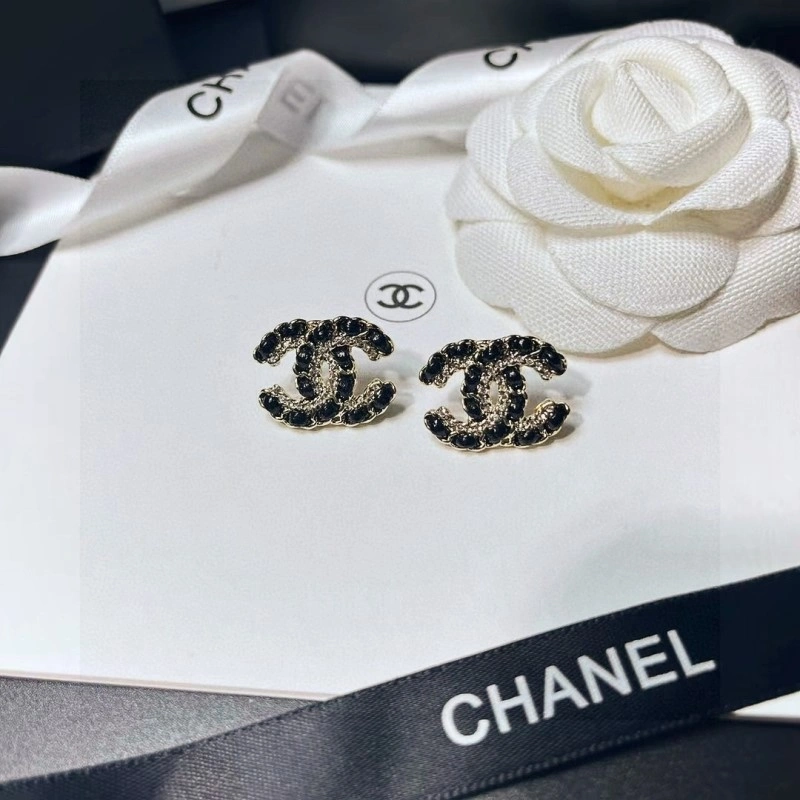 Bright Chanel Earrings 220050
